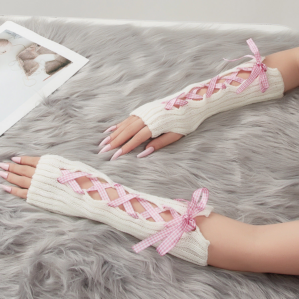 Cozy Strap Gloves for Women – Winter-Ready Warmth