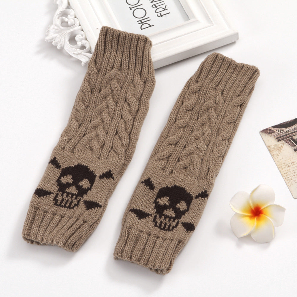 Winter-Ready Skull Gloves – Soft Wool, Bold Style