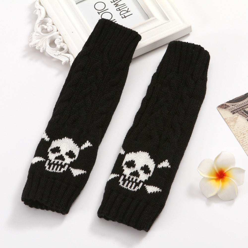 Winter-Ready Skull Gloves – Soft Wool, Bold Style