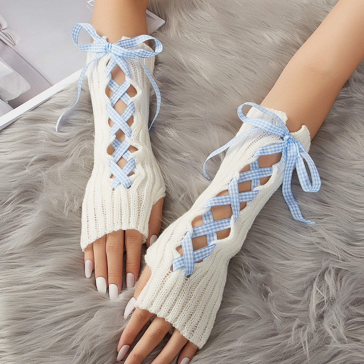 Cozy Strap Gloves for Women – Winter-Ready Warmth